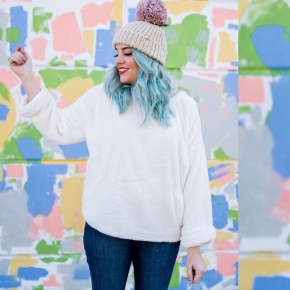 Sweaters - White Soft Pullover Sweater Sweaters - White Soft Pullover Sweater